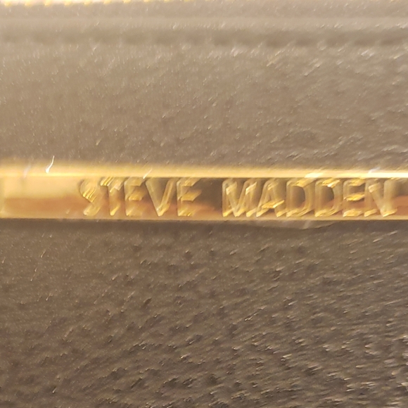 Steve Madden Wristlet - Picture 4 of 5